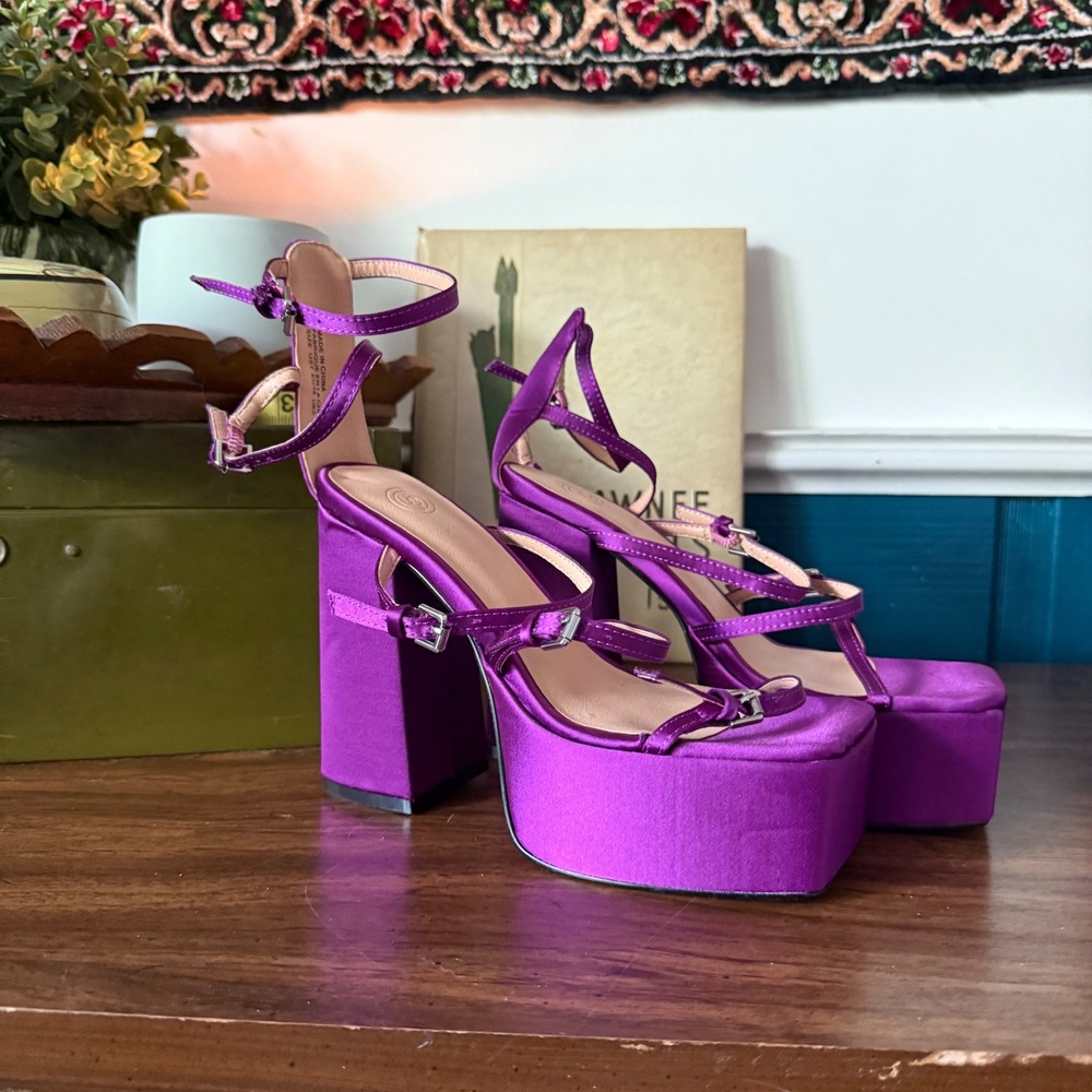 Urban Outfitters Purple Satin Strappy Platform Block Heel Sandals Size 7